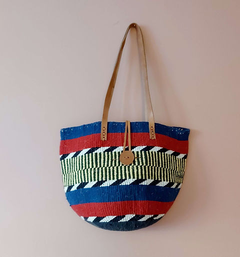 Sac fourre-tout CHONDO en laine recyclée et sisal bleu, rouge et jaune