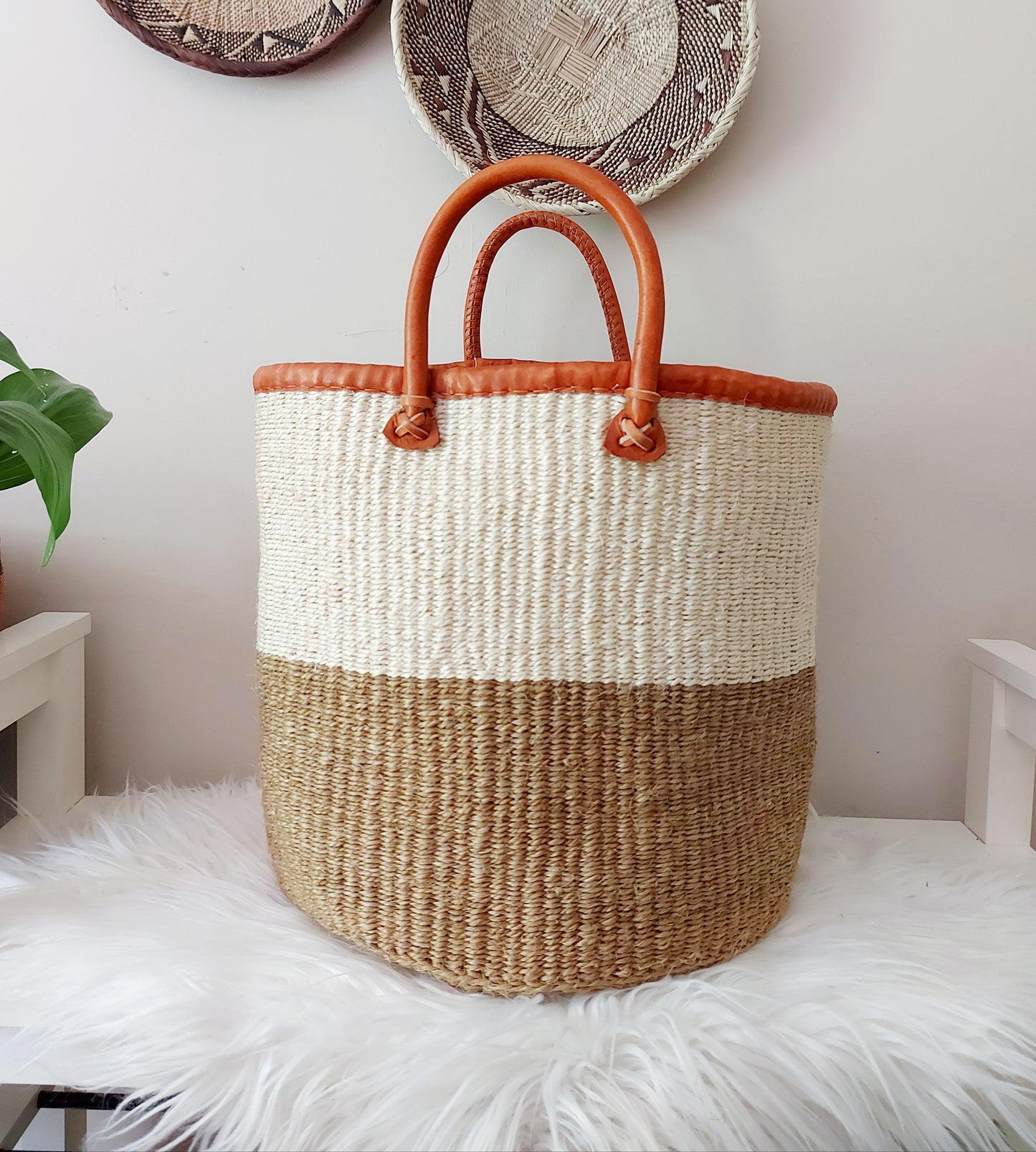 Großer Wäschekorb aus Sisal in Creme und Braun